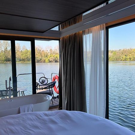 L'Escale Royale - Nid d'amour sur l'eau avec Jacuzzi à 40 min de Paris Saint-Martin-la-Garenne Exterior foto