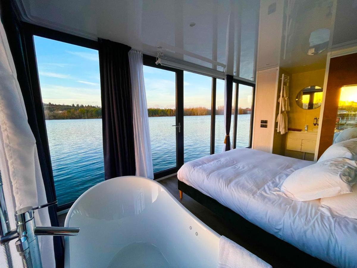 L'Escale Royale - Nid d'amour sur l'eau avec Jacuzzi à 40 min de Paris Saint-Martin-la-Garenne Exterior foto