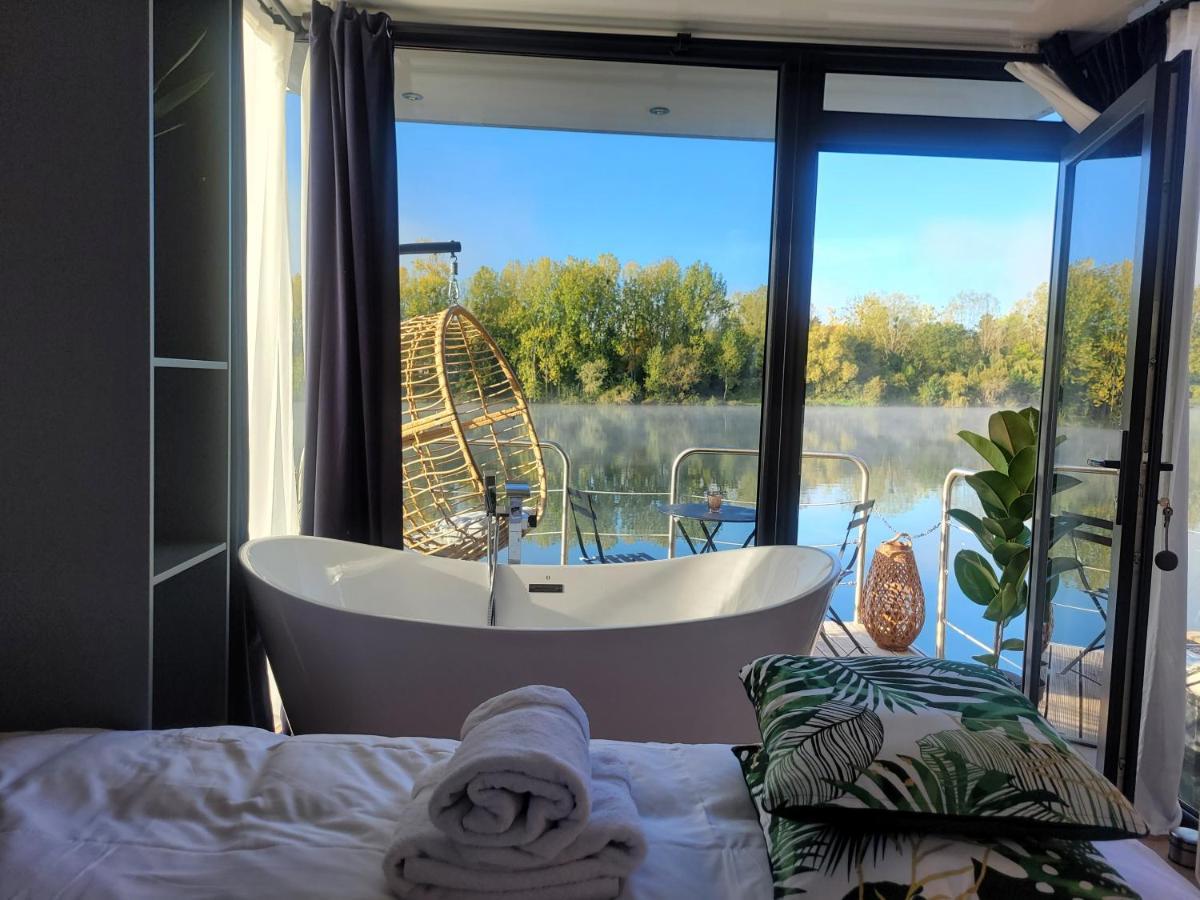 L'Escale Royale - Nid d'amour sur l'eau avec Jacuzzi à 40 min de Paris Saint-Martin-la-Garenne Exterior foto